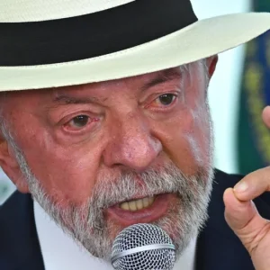 Lula dispara contra metade do Senado: "está apodrecida" e pede renovação para "fazer a coisa certa"