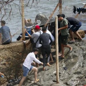 Crise em Ceuta: Como o influxo massivo de migrantes afeta a segurança e fronteiras da Europa com Itália e França em alerta