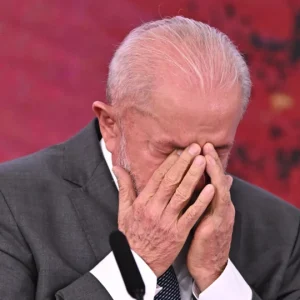 Corrupção volta a assombrar a campanha de Lula: Lulinha e Jaques Wagner na mira do STF e da PF
