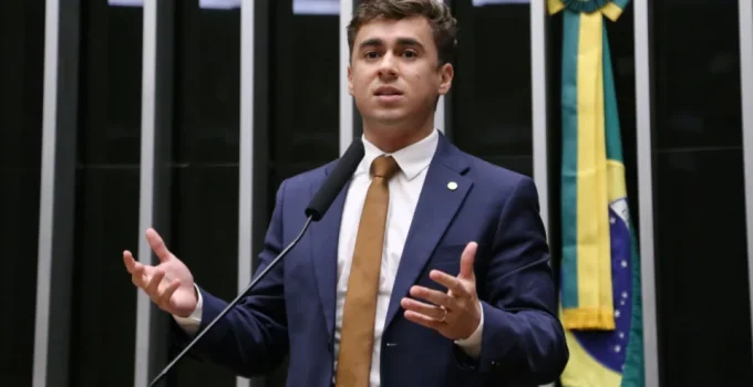 Justiça Condena Nikolas Ferreira a Pagar R$ 20 Mil ao PT por Chamar Sigla de "Partido dos Traficantes" e Determina Remoção de Post