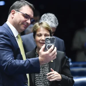 Flávio Bolsonaro sem Tereza Cristina: Republicanos e chapa pura são alternativas para vice na disputa eleitoral