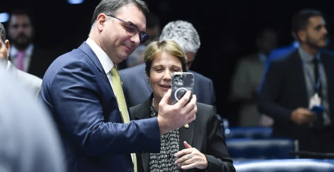 Flávio Bolsonaro sem Tereza Cristina: Republicanos e chapa pura são alternativas para vice na disputa eleitoral