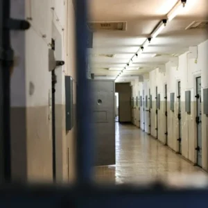 Manicômios Judiciários Fechados: Aumento de Crimes Graves e Preocupação com a Segurança Pública Após Liberações
