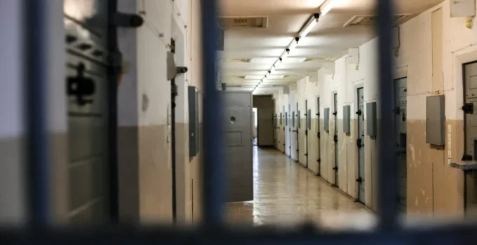 Manicômios Judiciários Fechados: Aumento de Crimes Graves e Preocupação com a Segurança Pública Após Liberações