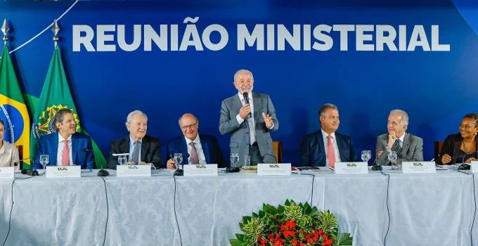 Congresso Independente e Falhas na Articulação: Lula Encurralado em Ano Eleitoral Rumo a 2026