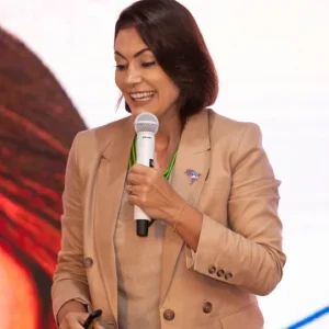 Michelle Bolsonaro Aceita Disputa ao Senado pelo DF: Bia Kicis Confirma Aliança para Eleições 2024