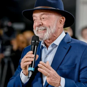 Lula libera R$ 2 bilhões em crédito e turbina Minha Casa, Minha Vida, impulsionando pré-campanha com foco em economia e programas sociais