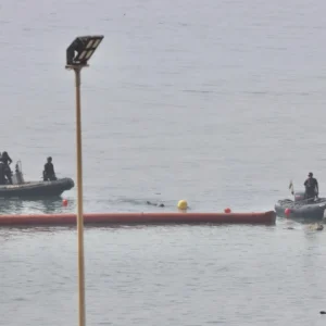 Governo Socialista da Espanha Surpreende: Barreira Flutuante para Bloquear Migrantes em Ceuta