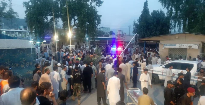Homem-bomba em marcha pela paz no Paquistão: Ataque em Swat, terra natal de Malala, choca o mundo e eleva temores