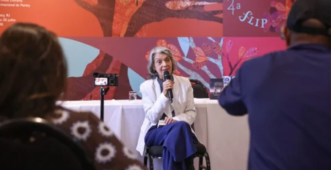 Cardeal Poeta, Ministra do STF e Deputada na Flip: O Mistério da Indigência Ideológica em Meio à Politização da Literatura