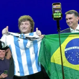 Onda Conservadora na América do Sul: Como a Direita Brasileira Planeja Capitalizar o Fenômeno "Onda Azul" em 2026