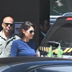 Michelle Bolsonaro: Ex-primeira-dama enfrenta 16 dias de dor de cabeça refratária e busca alívio em bloqueio anestésico