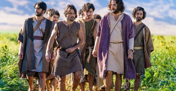 Jonathan Roumie, o Jesus de 'The Chosen', encarou escorpiões e penhascos com Bear Grylls em nova série emocionante