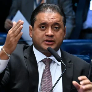 Operação PF mira parentes de vice-líder de Lula e amigo de Flávio Bolsonaro em esquema de R$ 6,3 bi do INSS
