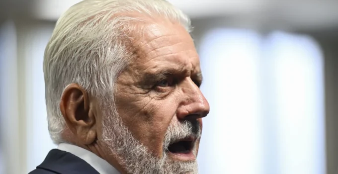 Patrimônio de Jaques Wagner Dispara 630% em 8 Anos: Cr$ 24,5 Milhões Declarados e Venda de Terreno Estratégico Ligada à Via Metropolitana