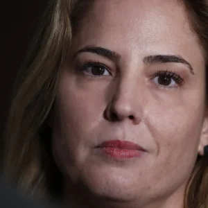 CNJ Afasta Gabriela Hardt por 2 Anos: Juíza da Lava Jato Paga por Acordo de Fundação Bilionária