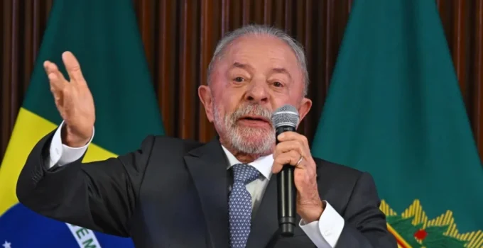 Lula Defende Investigação de Ex-Assessor e Compara Caso a Empréstimos Comuns: "Quem nunca pegou empréstimo?"