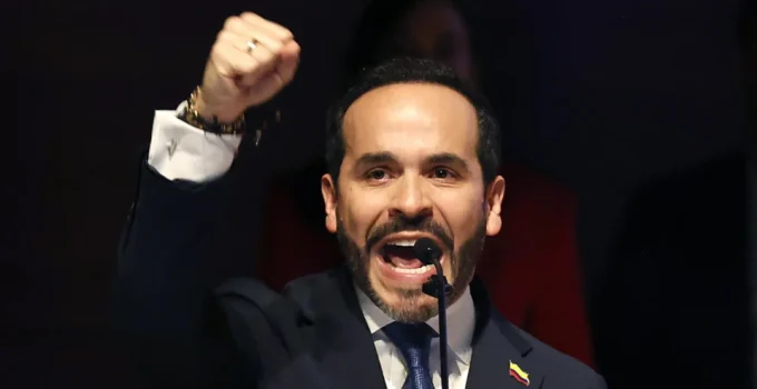 Colômbia: Direita assume sob ameaça de atentados e com promessa de reverter 'era Petro'