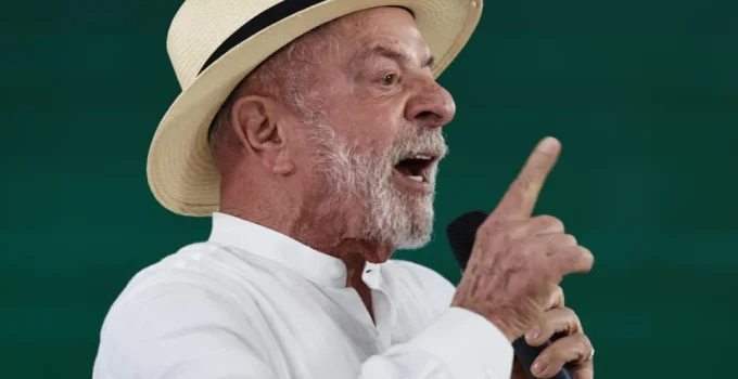 Lula Lança Plano de Governo 2026: PT Promete Combater "Servilismo" a Potências Estrangeiras e Fortalecer Soberania Digital e Defesa