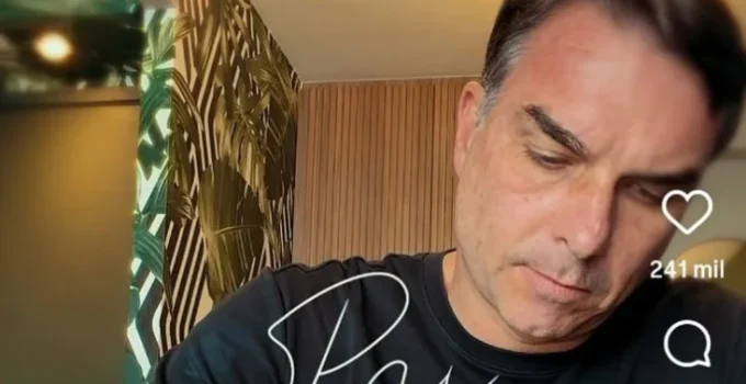 Flávio Bolsonaro critica decisão de Moraes em carta a Bolsonaro: 'Insana e Injusta' proibição de visita no Dia dos Pais