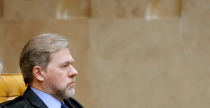 Empresas de Parentes de Toffoli Tiveram Fundo Ligado a Fraudes do Banco Master Como Sócio, Revela Jornal