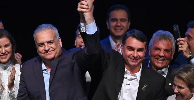 Comerciante Depõe e Revela Suposta "Armação" em Denúncia Contra Vice de Flávio Bolsonaro; Parlamentar Acusado Nega