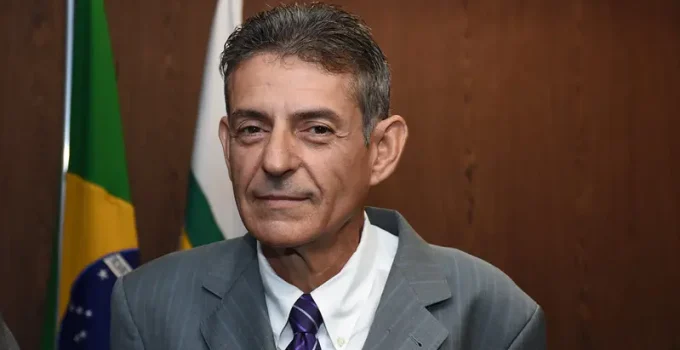 Juiz que bebeu vinho e fumou em sessão virtual tem afastamento confirmado pelo TJ-MG e CNJ; magistrado acusa Moraes de corrupção