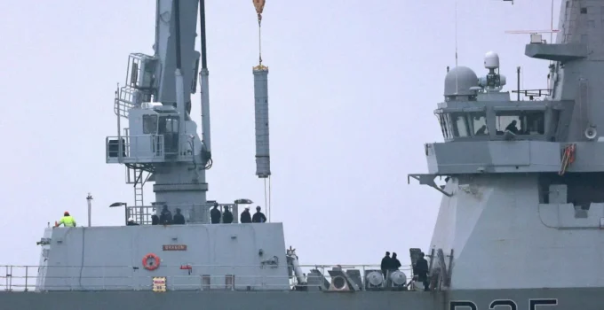 Alerta de Segurança: Drones da Marinha Britânica Transmitiam Dados Secretos para a China, Componentes Chineses em Equipamentos Militares