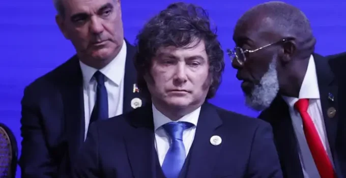 Milei acusa Brasil de financiar campanha contra a Argentina e promete provas; Relações Azedam