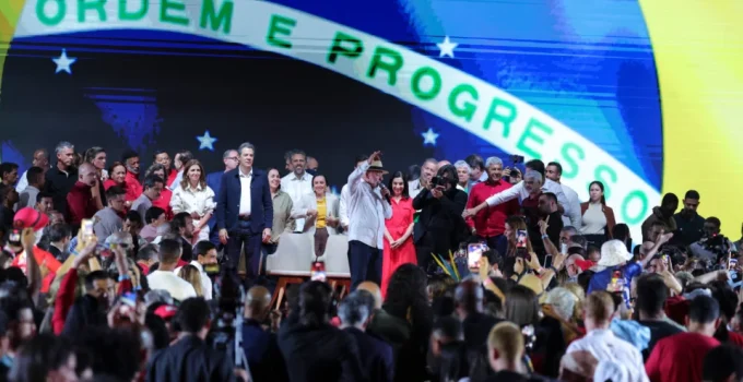 Lula 2026: Programa de Governo "Mais do Mesmo" Apostando em Nacionalismo e "Ameaça Externa" Gera Debate
