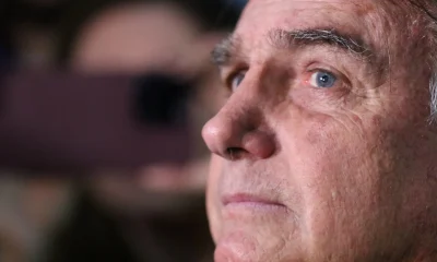 Bolsonaro na prisão: Carlos alega problemas de saúde e pede prisão domiciliar humanitária ao STF
