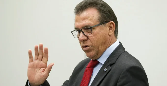Ministro de Lula acusa Tarcísio de Freitas de "governo fraco" e "proteção da elite"; eleição em SP é o foco