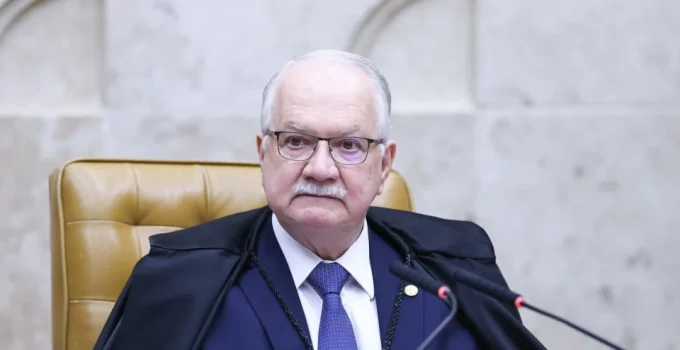 Fachin Suspende Julgamento Crucial no STF Após Senado Negar Vaga a Jorge Messias, Impactando Parque em SC e Outros Casos