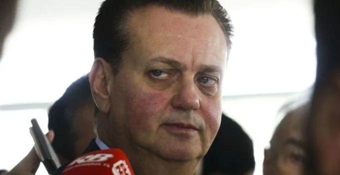 Kassab: Lula busca Flávio Bolsonaro para "vitória certa" em 2026, diz presidente do PSD