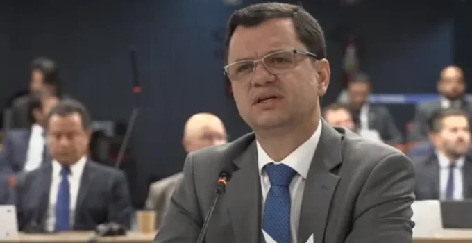 Moraes autoriza visita de ministro do TCU a Anderson Torres na Papudinha; entenda o caso