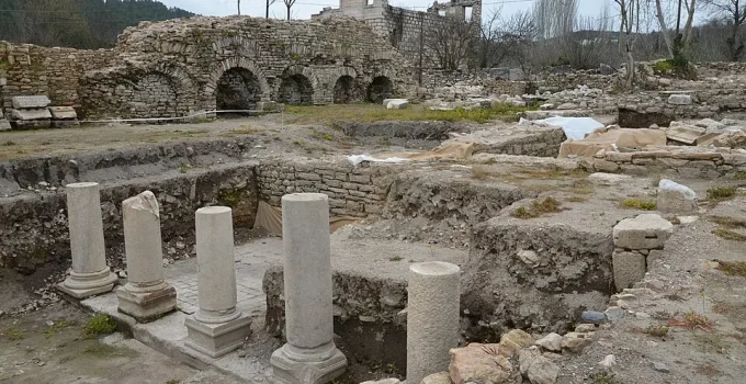 Fraude Fiscal Romana Revelada: Pedras de 1.500 Anos Explicam Esquema de Impostos e Punição Fatal em Propriedades da Família Imperial