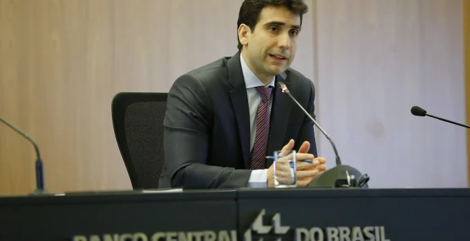 TCU e BC em Tensão: Crise Institucional Ameaça Autonomia do Banco Central Após Caso Master e Sigilo de Moraes