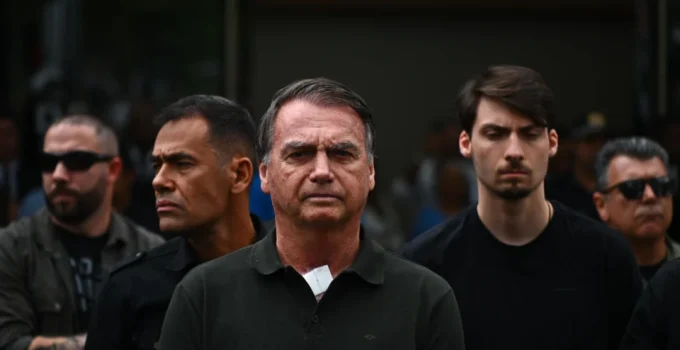 Bolsonaro Pede Autorização a Moraes para Aulas Particulares da Filha Laura em Casa, Enfrentando Restrições do STF