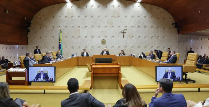 STF Decide Restrições de Juízes em Redes Sociais: Liberdade de Expressão vs. Imparcialidade em Debate Acirrado