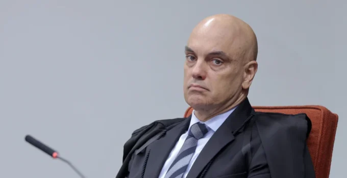 Moraes: Modelo Eleitoral Brasileiro "Faliu" e Propõe Voto Distrital Misto para Fortalecer Partidos