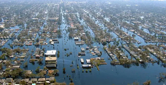 25 de Agosto: Da Libertação de Paris ao Furacão Katrina, uma data que moldou a história mundial