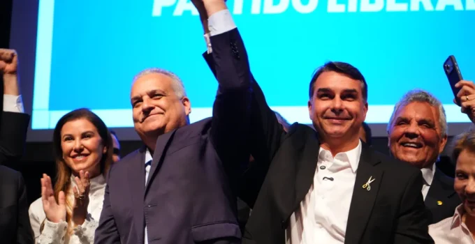 Site de Flávio Bolsonaro Sofre Ataques Cibernéticos Intensos: 3.250 Tentativas de Invasão em 8 Dias Visam Derrubar Página e Roubar Dados