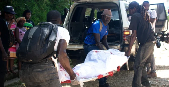 Massacre em Igreja no Haiti: Criminosos Executam 22 Pessoas Refugiadas em Kenscoff, ONU Condena Violência
