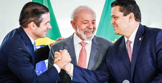 Fim da Jornada 6x1: Lula e Chefes do Legislativo se unem para destravar PEC e mirar eleição de Outubro