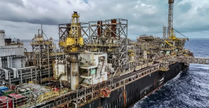 Justiça Federal suspende imposto de 12% sobre petróleo, mas governo prorroga cobrança horas depois em reviravolta inesperada