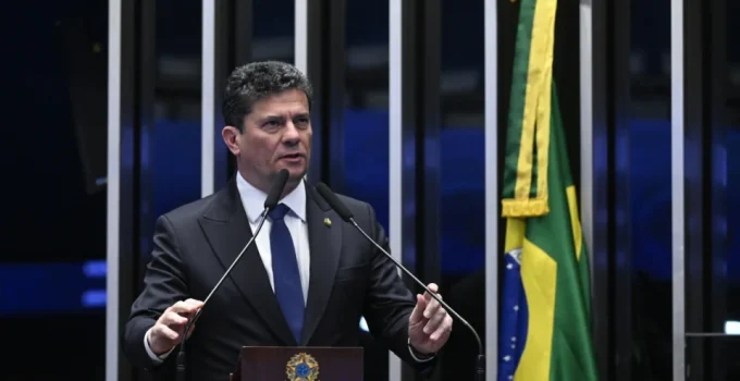 Moro Acusa Lula de "Mentiroso e Rancoroso" Após Críticas à Lava Jato e Defende Mendonça em Meio a Escândalos