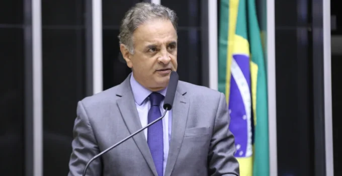 Aécio Neves Confirma Candidatura ao Senado por Minas e Afirma: 'Não Apoio Lula'