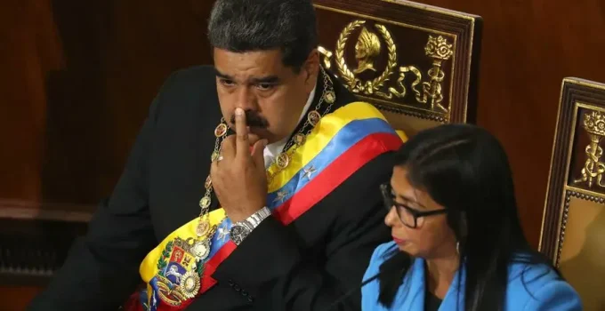 Narcotraficante ligado a Maduro é condenado a mais de 30 anos de prisão nos EUA; Maduro e esposa também enfrentam acusações