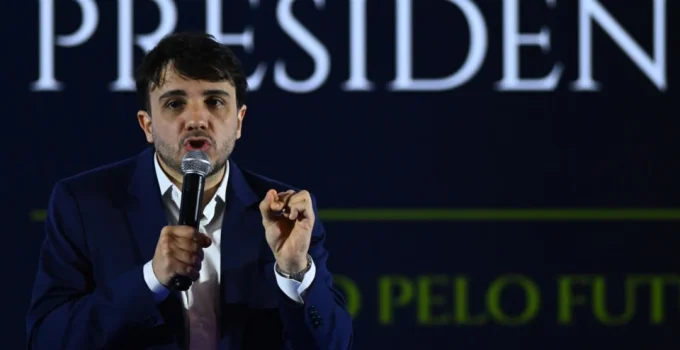 Toffoli Suspende Campanha Digital de Renan Santos à Presidência e Impõe Multas Pesadas por Omissão de Perfis