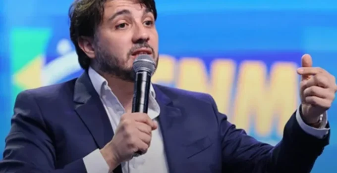 Defesa de Renan Santos Pede Urgência ao TSE: Análise de Decisão de Toffoli é Fundamental para Campanha